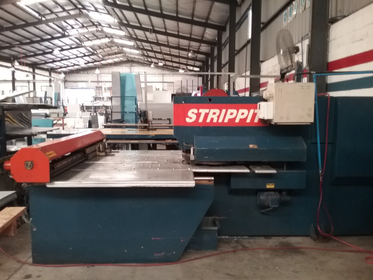 Punzondora CNC